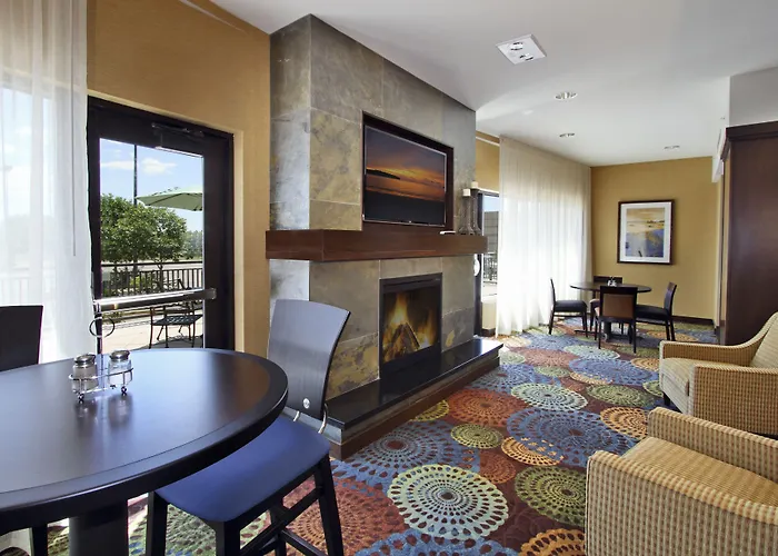 Airport Hotel: Holiday Inn Express - Colorado Springs - First & Main By Ihg