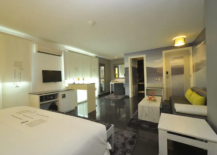 Le Trianon Luxury Hotel & Spa