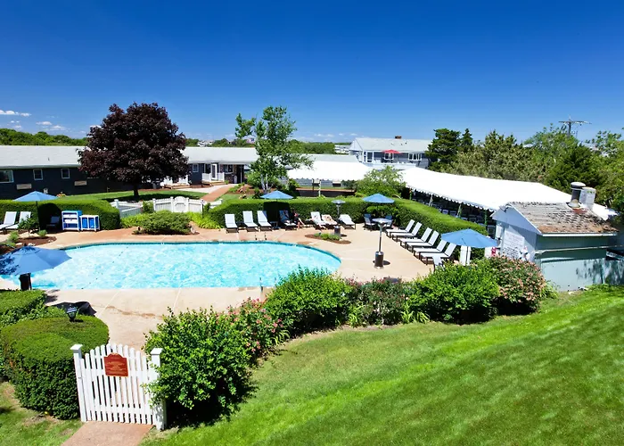 Hotels Close to Airport Seaglass Inn & Spa