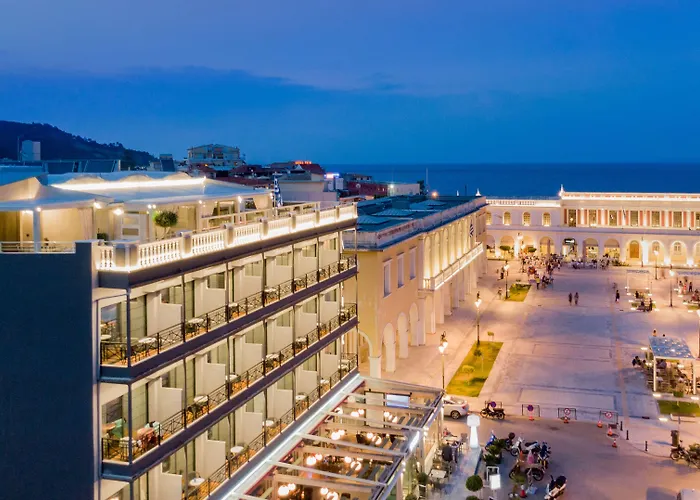 Hotel with view: Phoenix Hotel