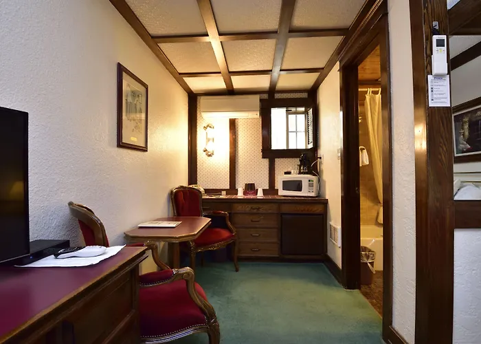 West Inn