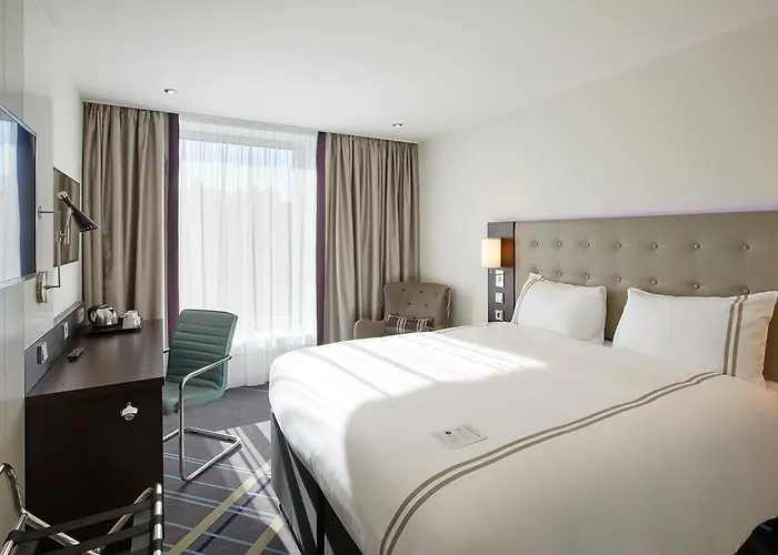 Central hotel: Premier Inn Hamburg City Centre