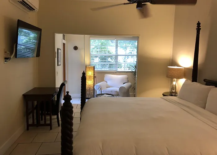 L'Habitation Guesthouse- Adult Exclusive