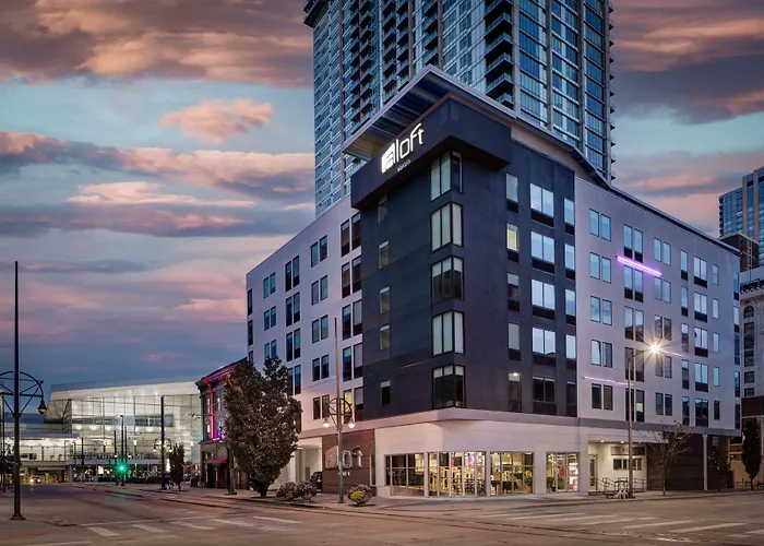 Сity center hotels Aloft Denver Downtown