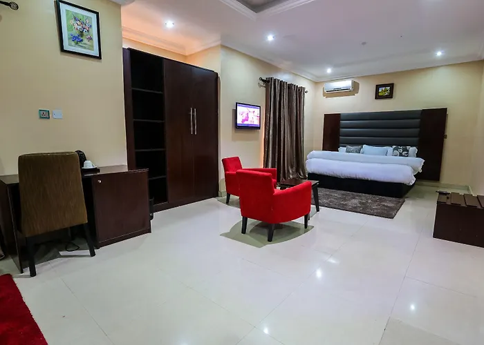 Golfview Suites & Conference Center