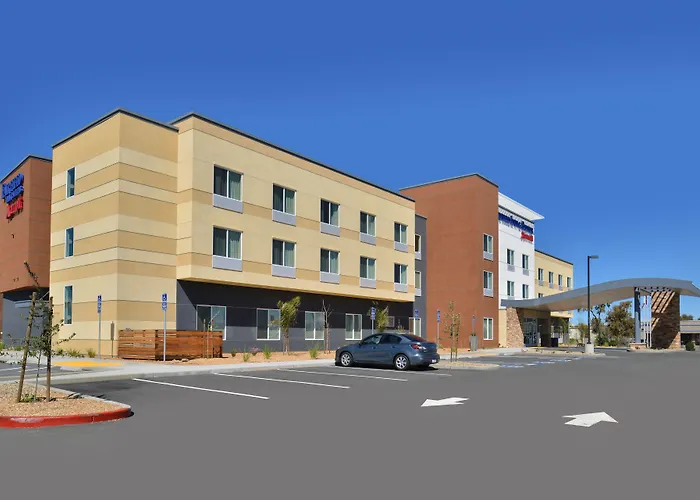 3 star hotel: Fairfield Inn & Suites By Marriott Sacramento Airport Woodland