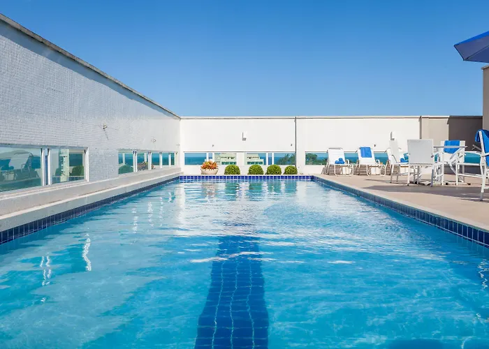 Ramada By Wyndham Macae Hotel & Suites
