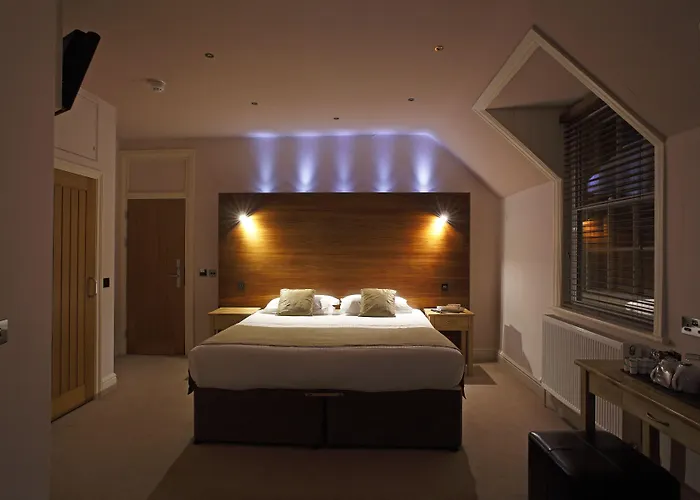 Luxury hotel only: Castle Hotel