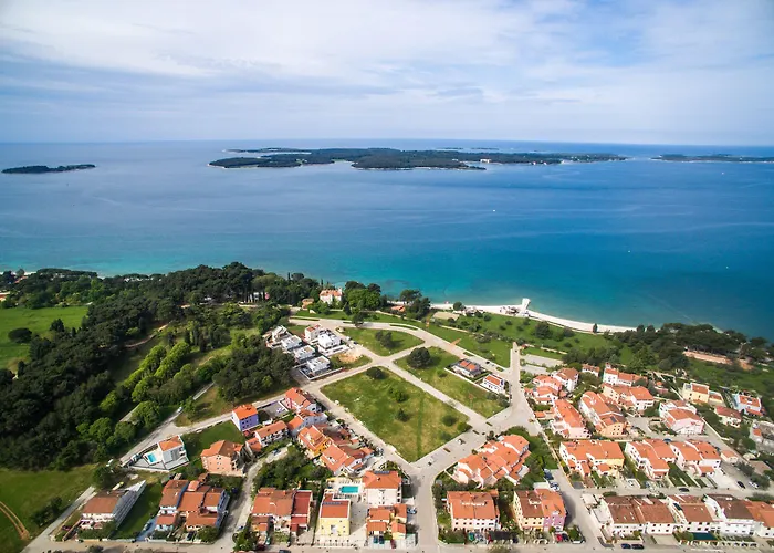 s Villa Nina