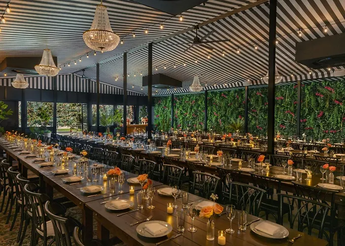 Family resorts Moxy Brooklyn Williamsburg