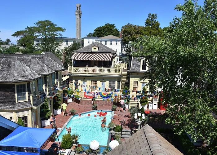 Hotel with pool: Brass Key Guesthouse Adults Only