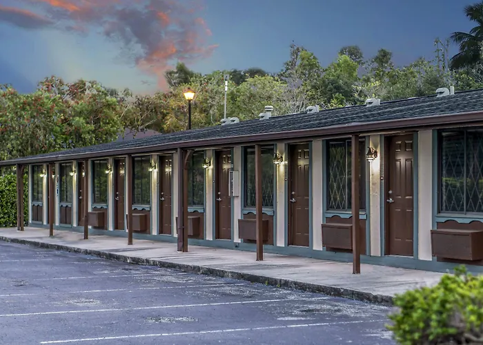 Spinnaker Inn Of Naples