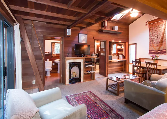 Redwood Cottage-Pet Friendly