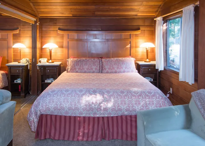 Redwood Cottage-Pet Friendly