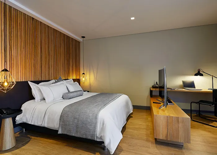 14 Urban Hotel