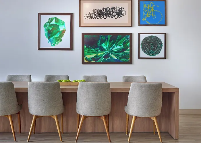 Family Hotel: Element Edmonton West