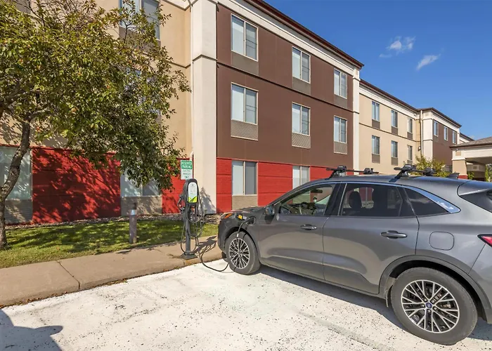Airport Hotel: Best Western Plus Eau Claire Conference Center