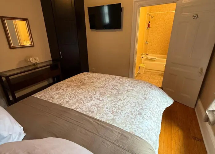 B&B only: The Century House Bed And Breakfast Ottawa