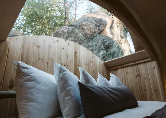 Under Canvas Mount Rushmore