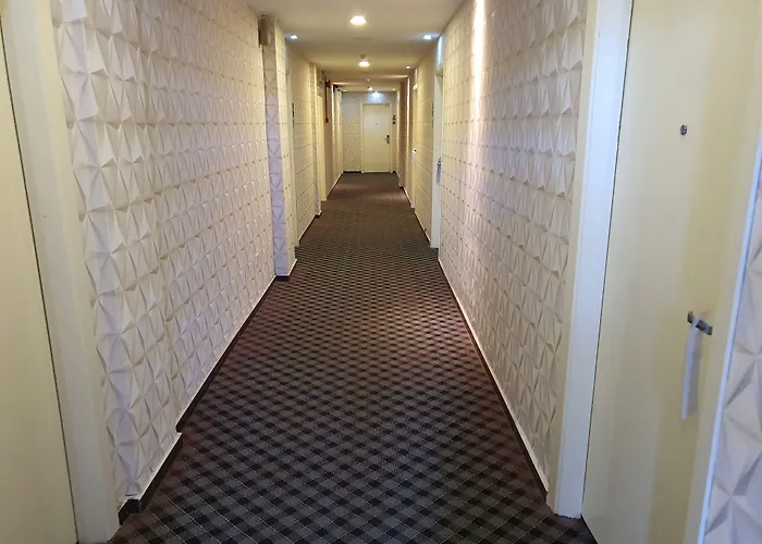 Grandeur Hotel And Spa