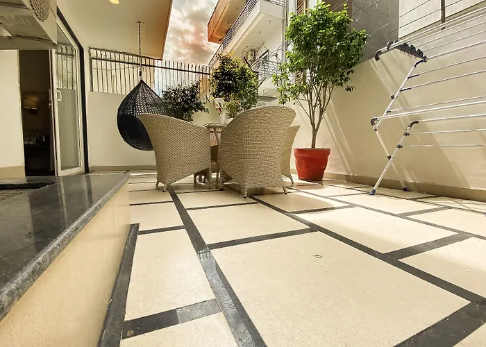 Sky Suites Huda City Center