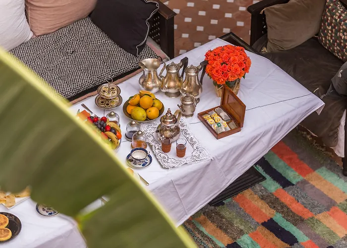 Central hotel: Indian Palace
