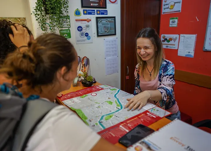 Envoy Hostel And Tours