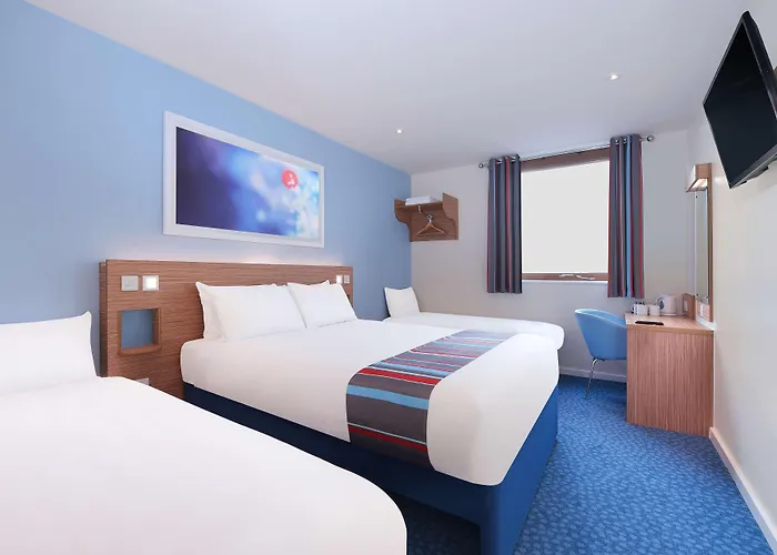 Cheap hotels Travelodge Farnborough Central