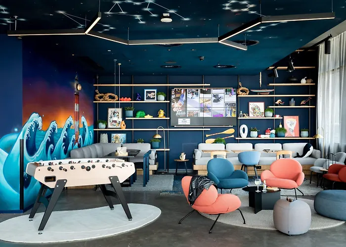 Сity center hotels Moxy Plymouth