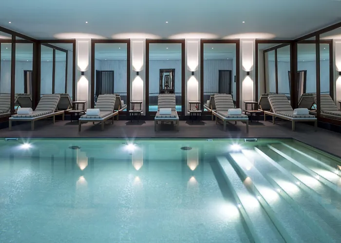 Hotels with pool J.K. Place Paris