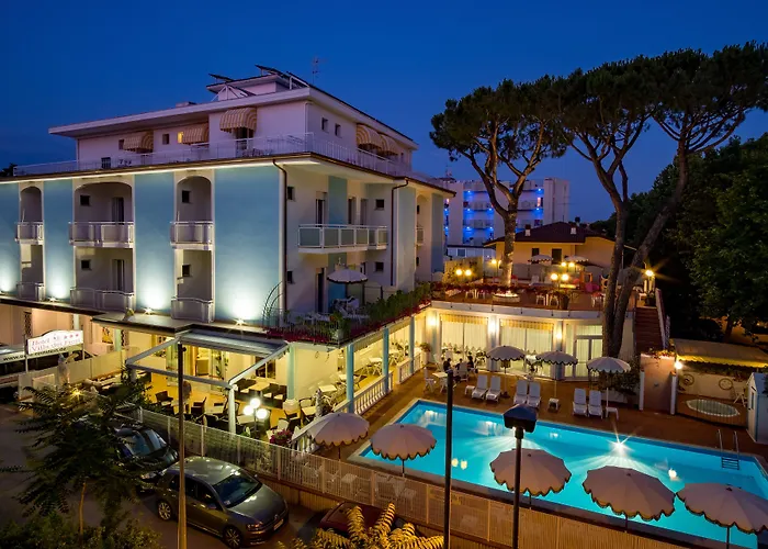 Hotel Villa dei Fiori - sul mare con piscina