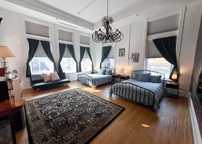 Boutique hotel only: The Oliver Inn