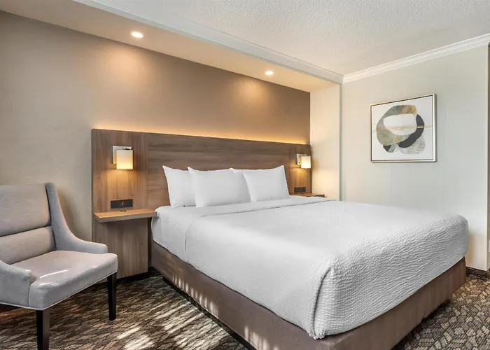 Best Western Plus Carlton Plaza