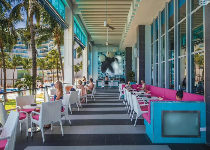 Boutique hotel only: Riu Cancun (Adults Only)