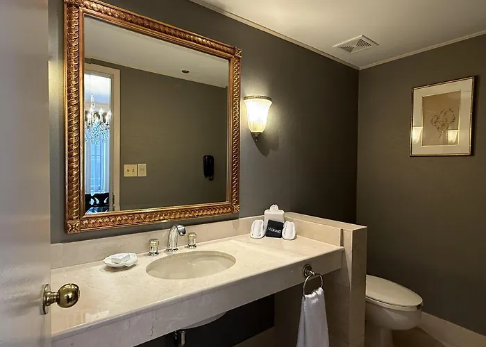 Romantic hotel: The Whitehall Hotel - BW Premier Collection