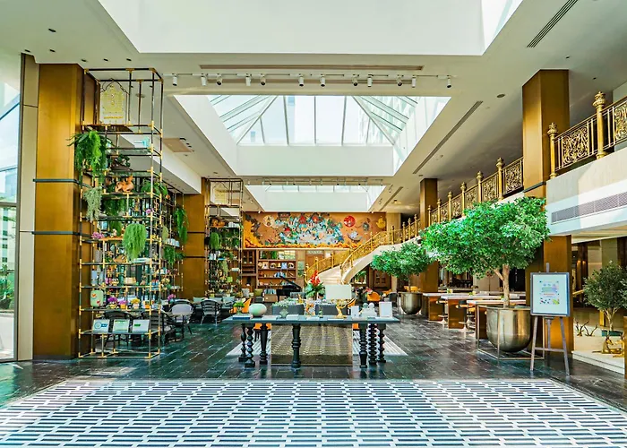 Romantic hotel: Montien Hotel Surawong Bangkok