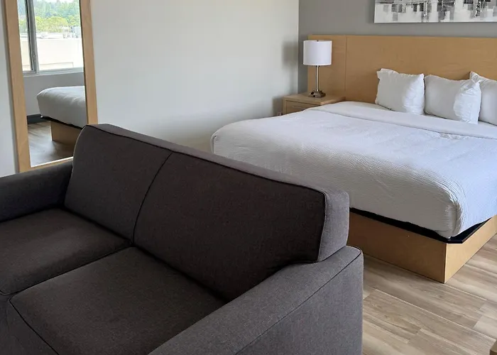 Cheap hotel: Repotel Henri IV Quebec