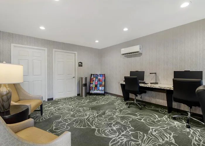 Best Western Plus Carriage Inn