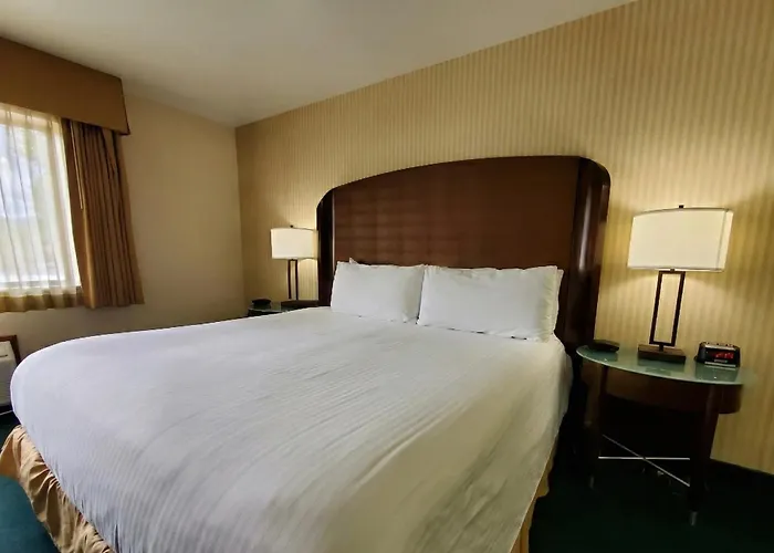 Rogue Regency Inn Medford Airport