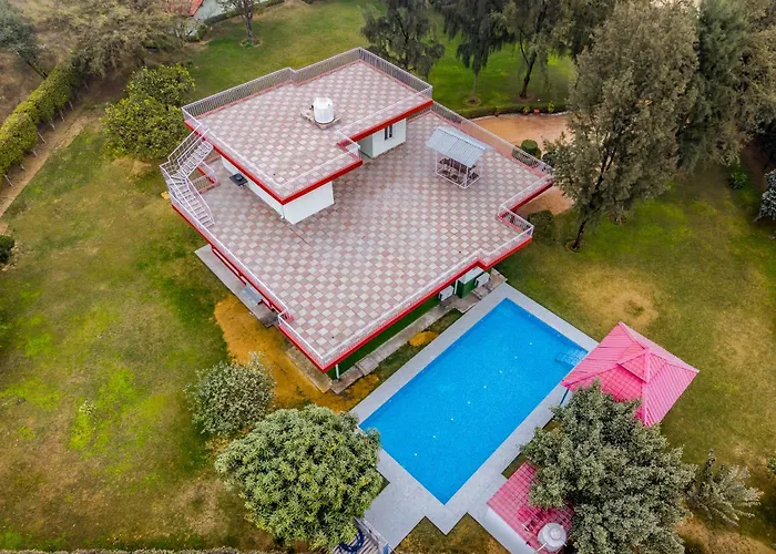 Chalet à louer Alaya Stays 4Bhk Farmhouse With Pvt Pool & Garden - Manesar