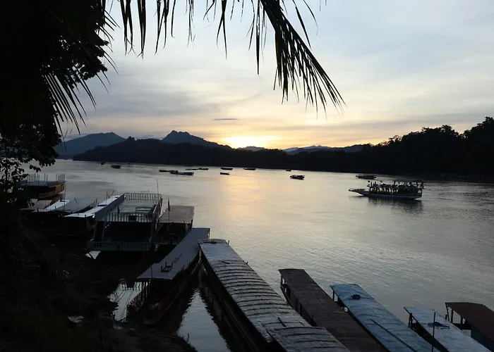 Sengchalern River View Hotel&Travel