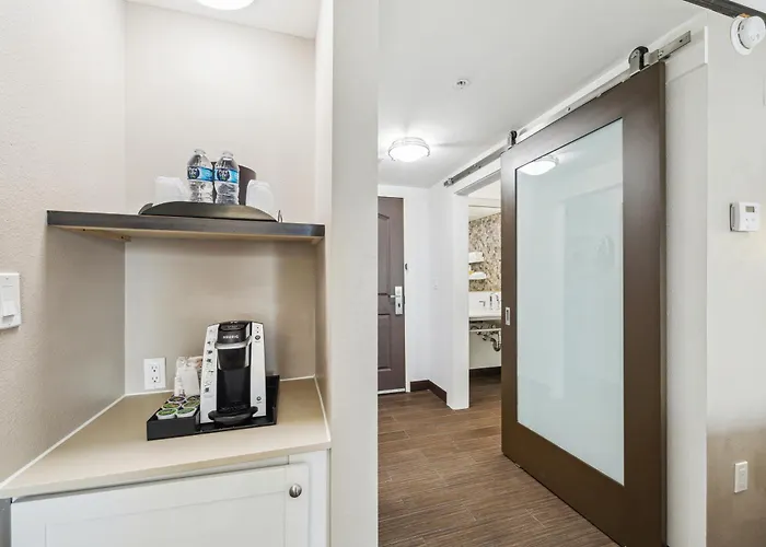 Kozy Hotel Houston North
