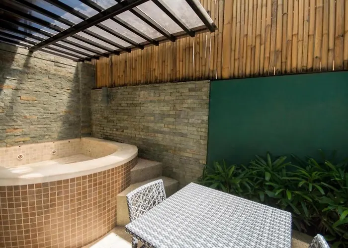 Private Jacuzzi Room In Station 1 - 500M To Beach!