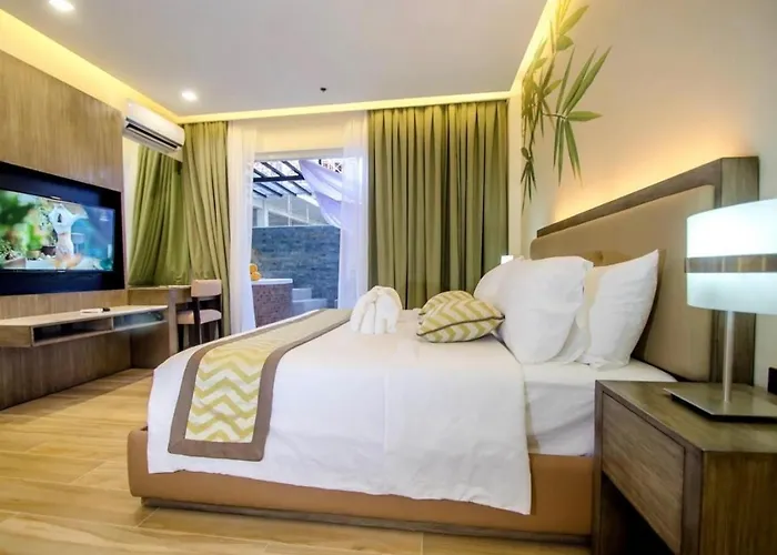 Private Jacuzzi Room In Station 1 - 500M To Beach!