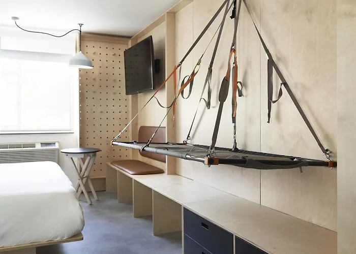 Slackline Moab, Outset Collection By Hilton