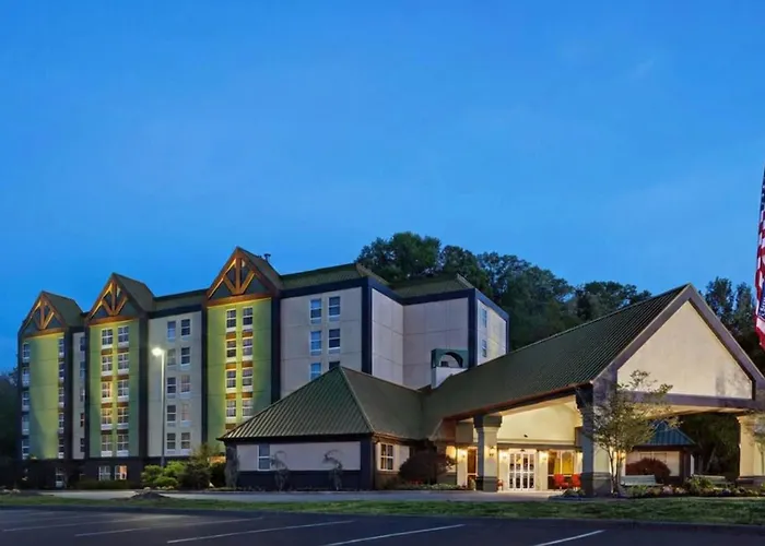Hampton Inn & Suites On The Parkway