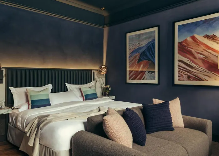 5 star hotel: Lyla Rooms