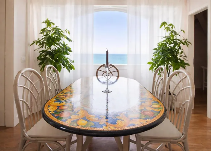 Lilla Sulla Spiaggia Di San Vincenzo LUXURY