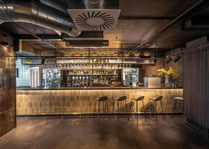 4 star hotel: Mercure Newport