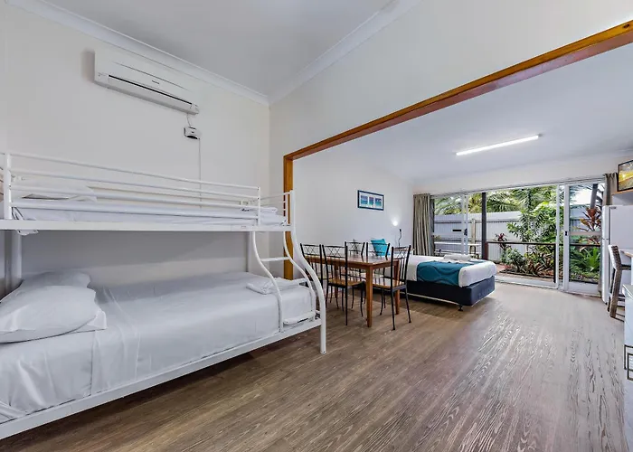 Golf hotels Tasman Holiday Parks - Airlie Beach